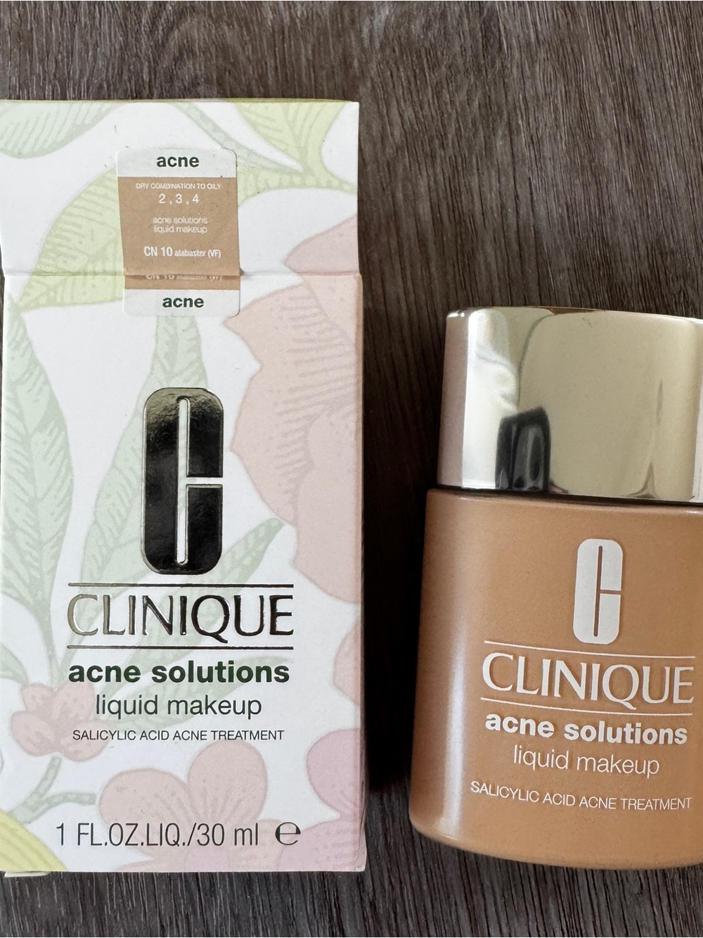 Clinique Acne Solutions Liquid Makeup Foundation CN 10 Alabaster 30ml NIB